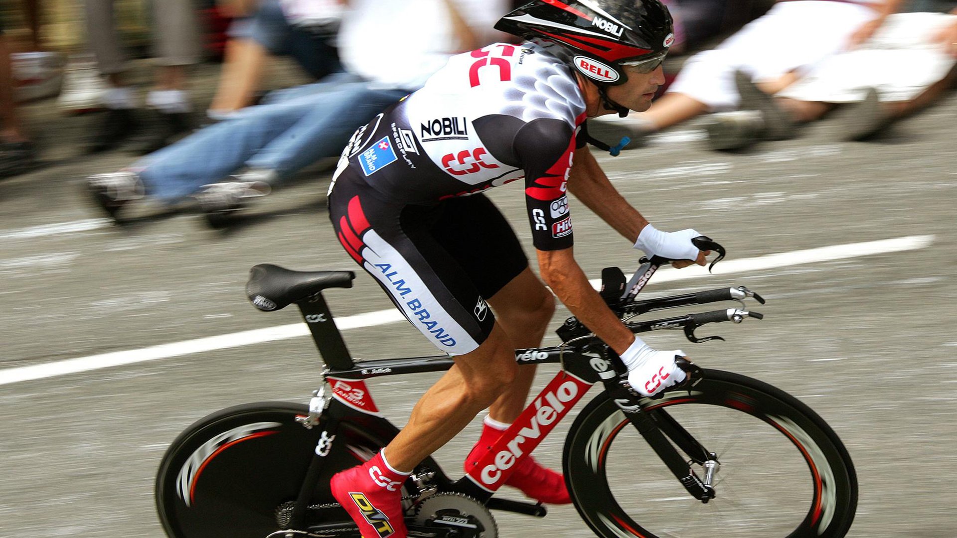 普拉提课程在老年人群体中推广，改善身体功能，普拉提 老人