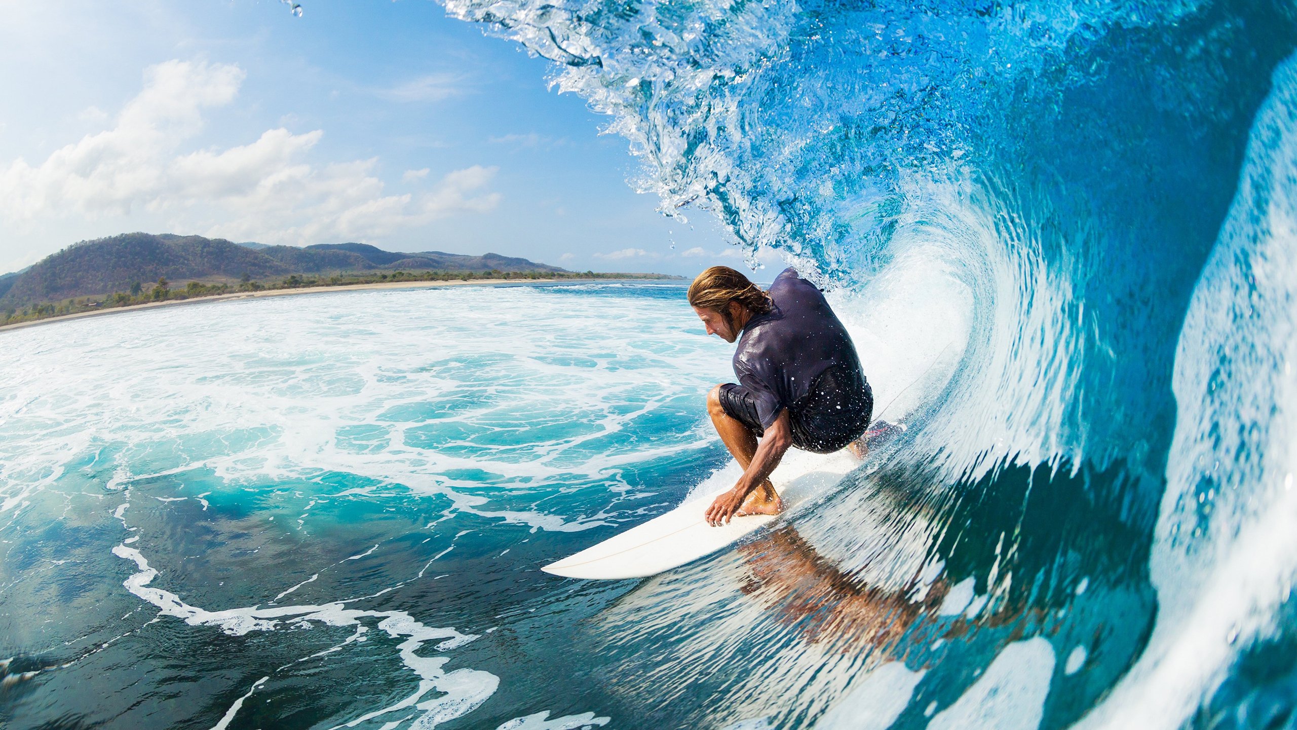 民族花样游泳盛典，水上舞蹈展现文化韵味，游泳花式表演