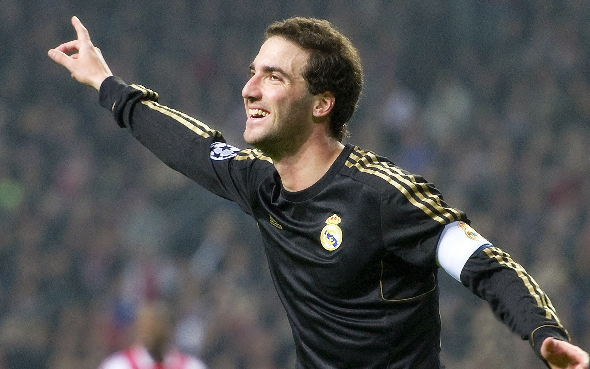 法甲激烈，球迷反馈热烈，法甲足球